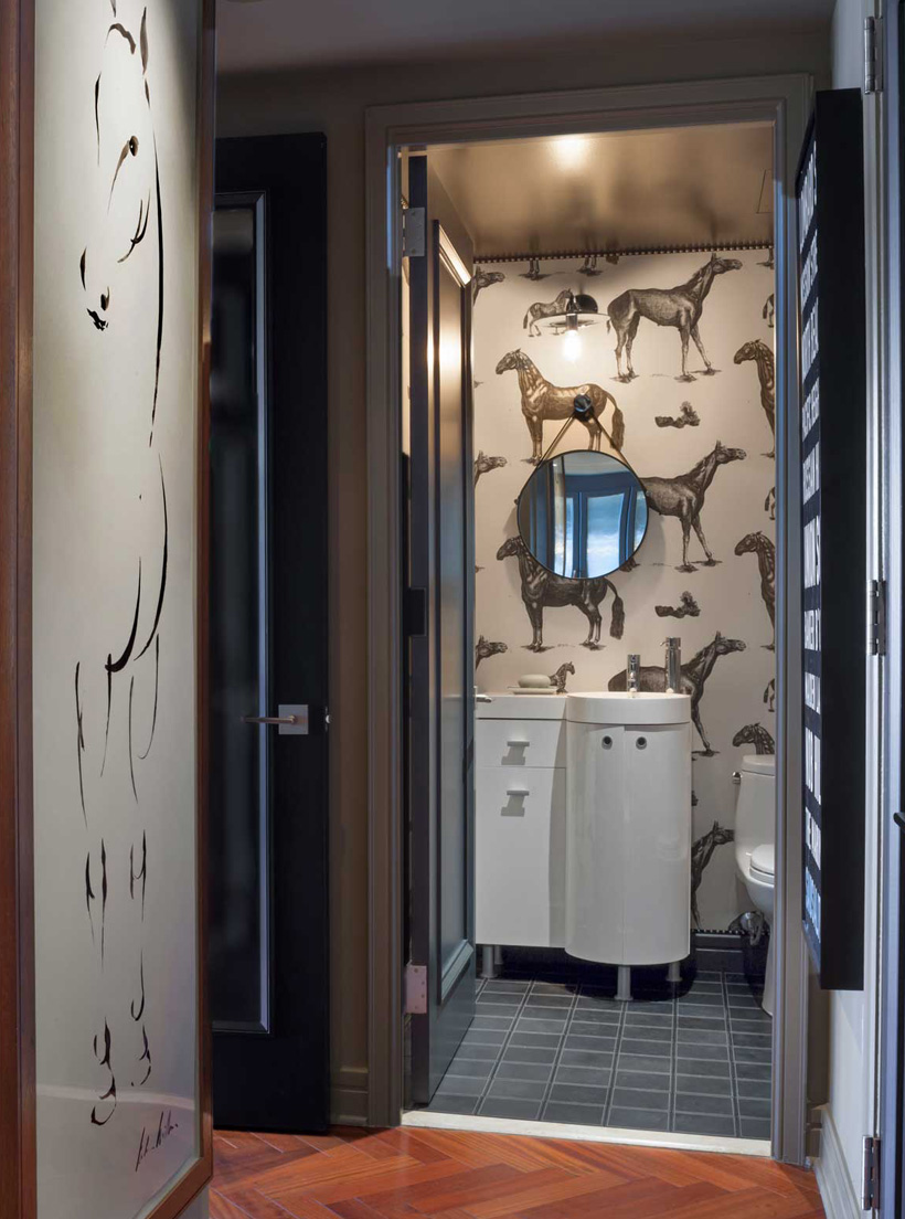 equestrian-themed-bathroom